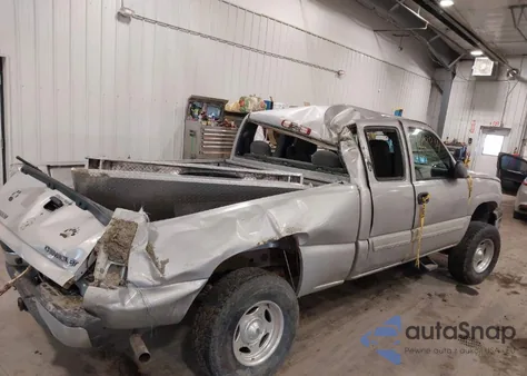 2004 Chevrolet Silverado 1500 Ls from USA, damaged, VIN 2GCEC19V741232350